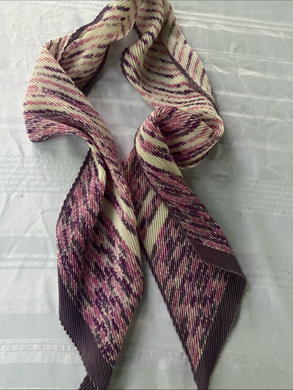 Pleated Floral Pattern Women's Scarf in Purple and Cream